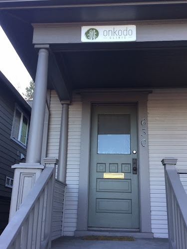 ALEXANDER TECHNIQUE and ACUPUNCTURE Lauri ELIZABETH