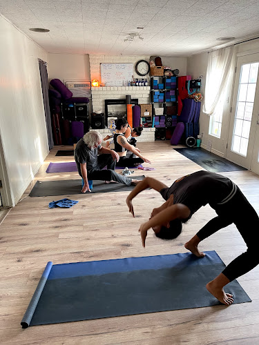 Ashtanga Yoga Phoenix & Massage/PT