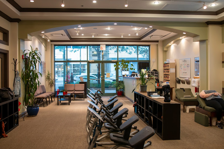 Chiro One Chiropractic & Wellness Center of River North
