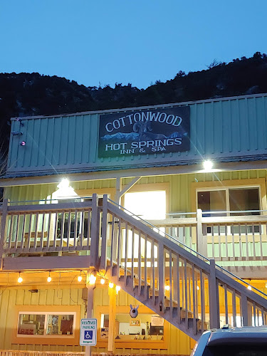 Cottonwood Hot Springs Inn & Spa