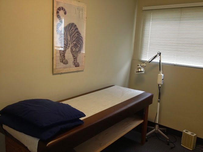 East-West Acupuncture Clinic