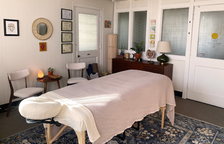 Inner Alchemy Reiki + Holistic Wellness