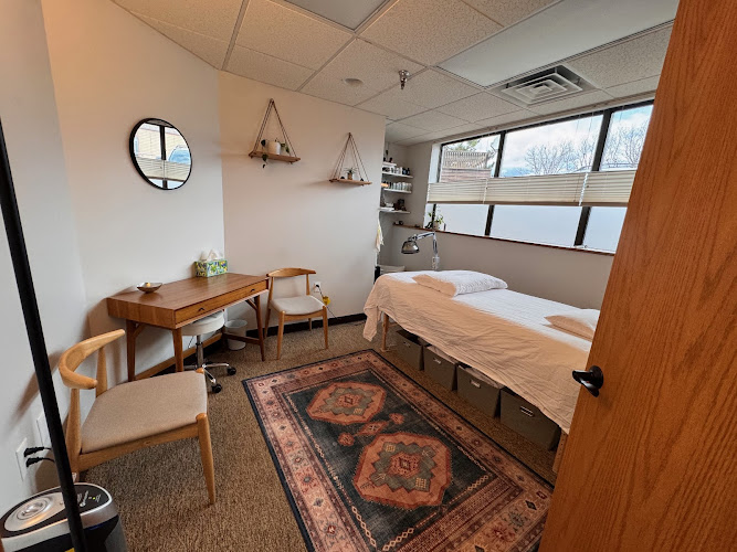 Kate Elliott Acupuncture