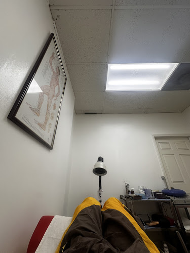 Lim Acupuncture & Herbs Clinic