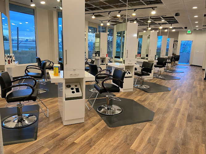 Salon-Spa On the Boulevard ✂