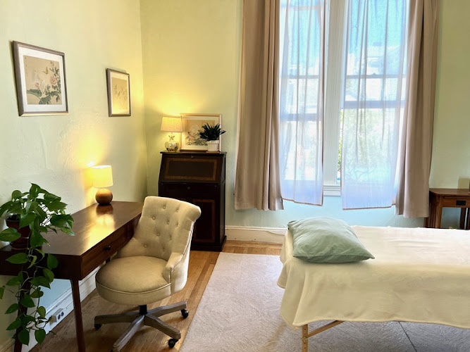 Samantha Ostergaard Acupuncture & Yoga Therapy