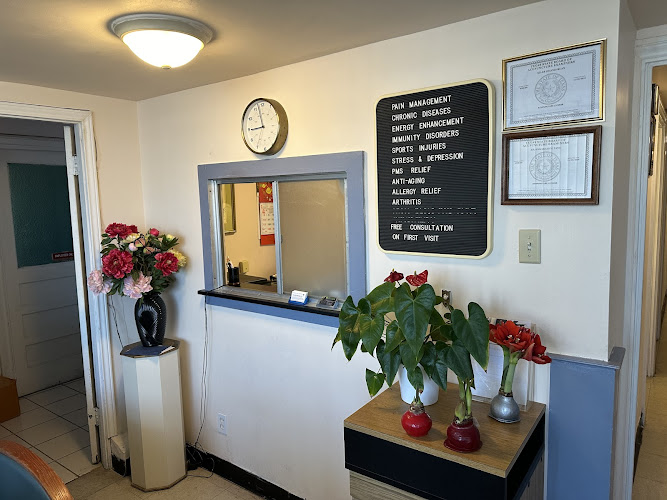 T R Acupuncture & Herb Clinic