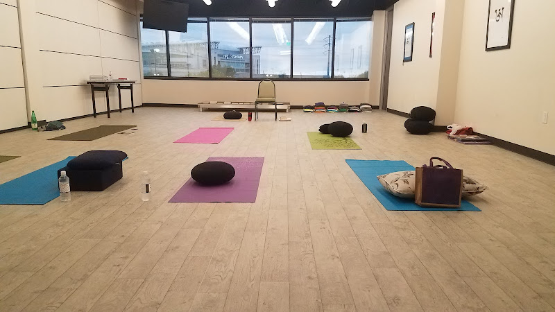 The Yoga Institute with Lex Gillan