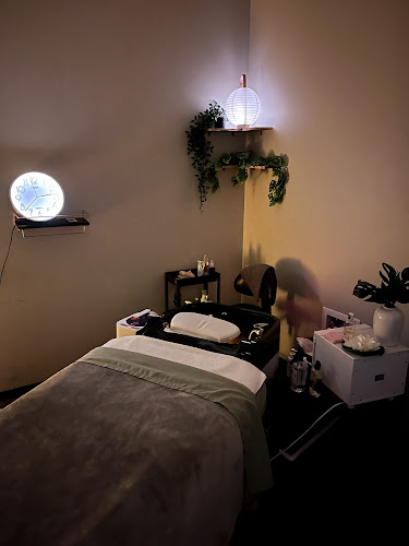 Tsunamii Head SPA Massage