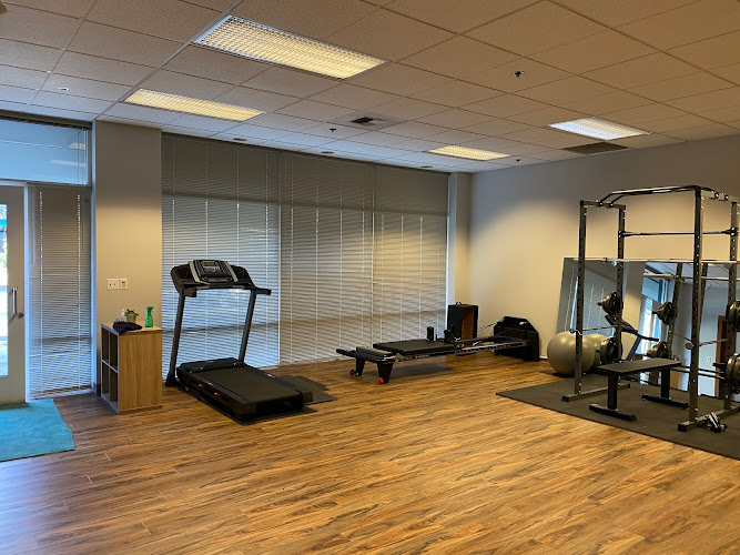 Twist Physical Therapy - Maple Leaf